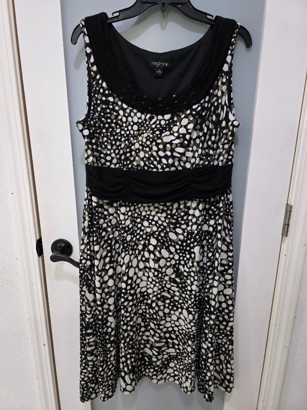 Perceptions 16P Black White Spotted Sleeveless Knee Length‎ Dress